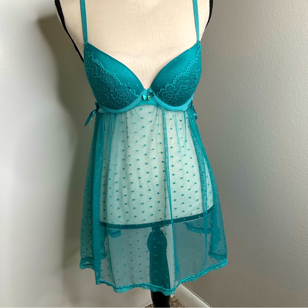 Daisy Fuentes babydoll lace sheer teddy/ lingerie, size Medium, teal colored,EUC